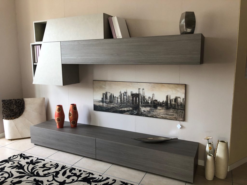 Soggiorno Pratico cm. 240, disponibile in molti colori e finiture.